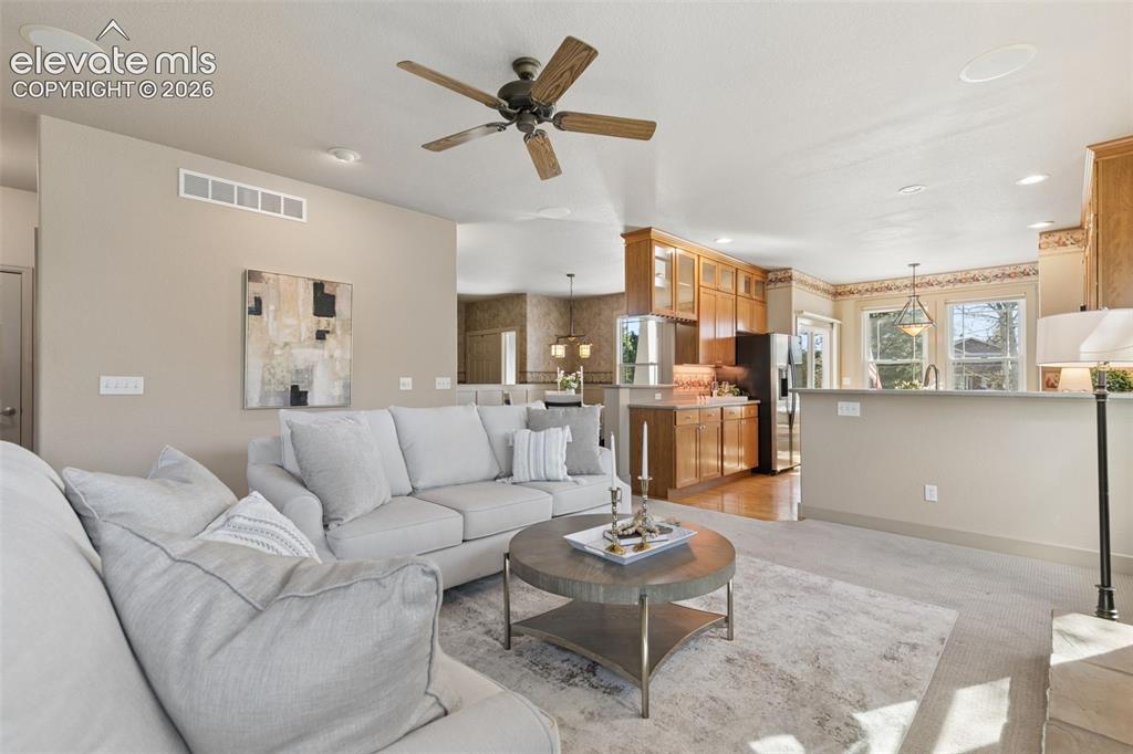 Image 10 of 29: Great Room