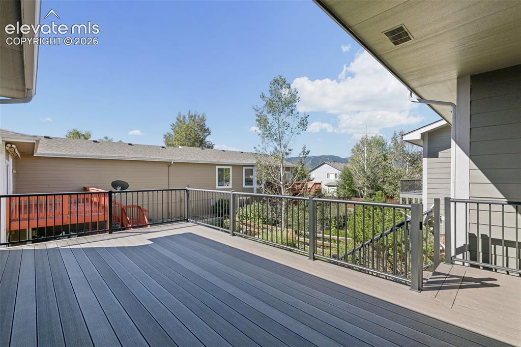 Image 29 of 29: Deck