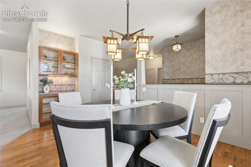 Image 5 of 29: Dining Area