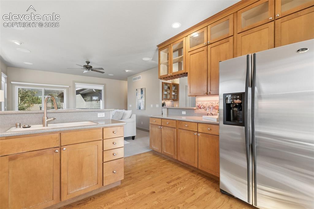 Image 8 of 29: Kitchen