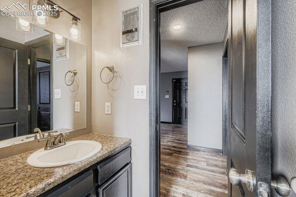 Image 12 of 23: Bathroom