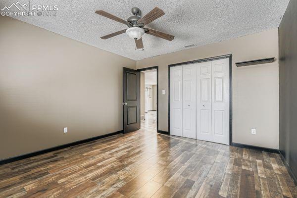 Image 13 of 23: Bedroom