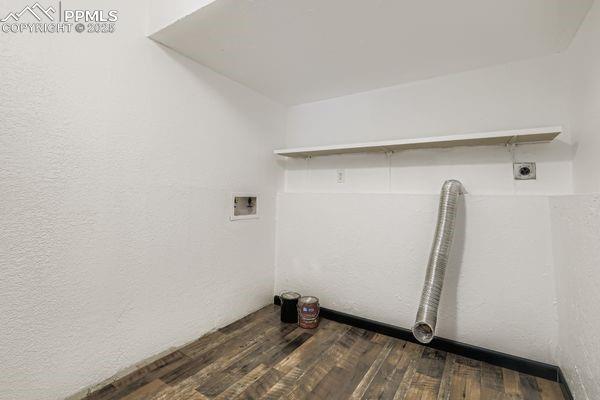 Image 17 of 23: Laundry