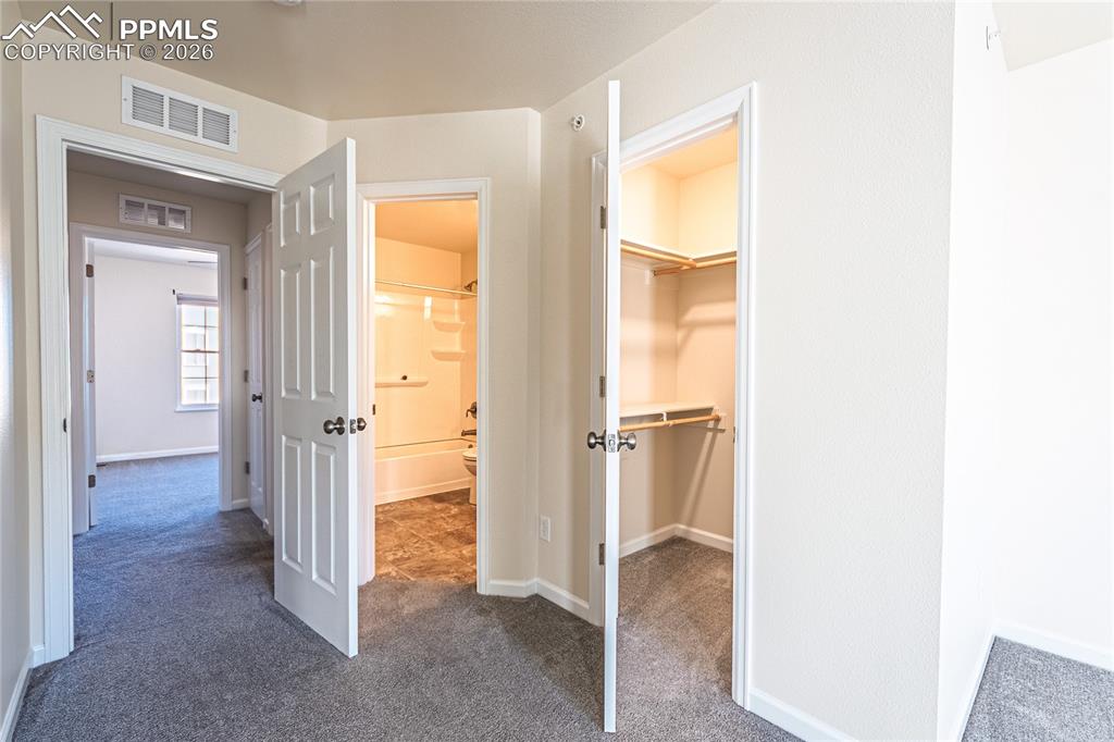 Image 16 of 35: Bedroom