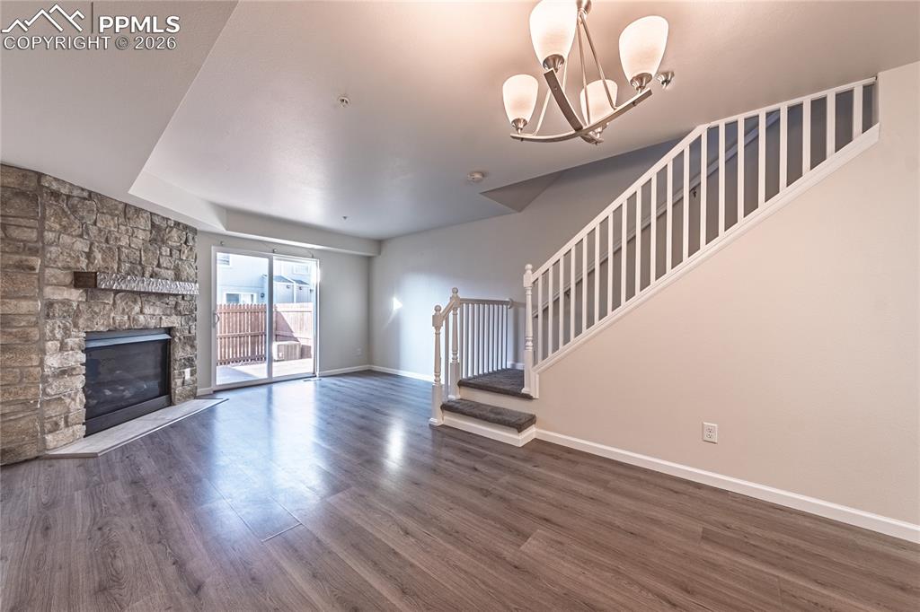 Image 7 of 35: Living Room