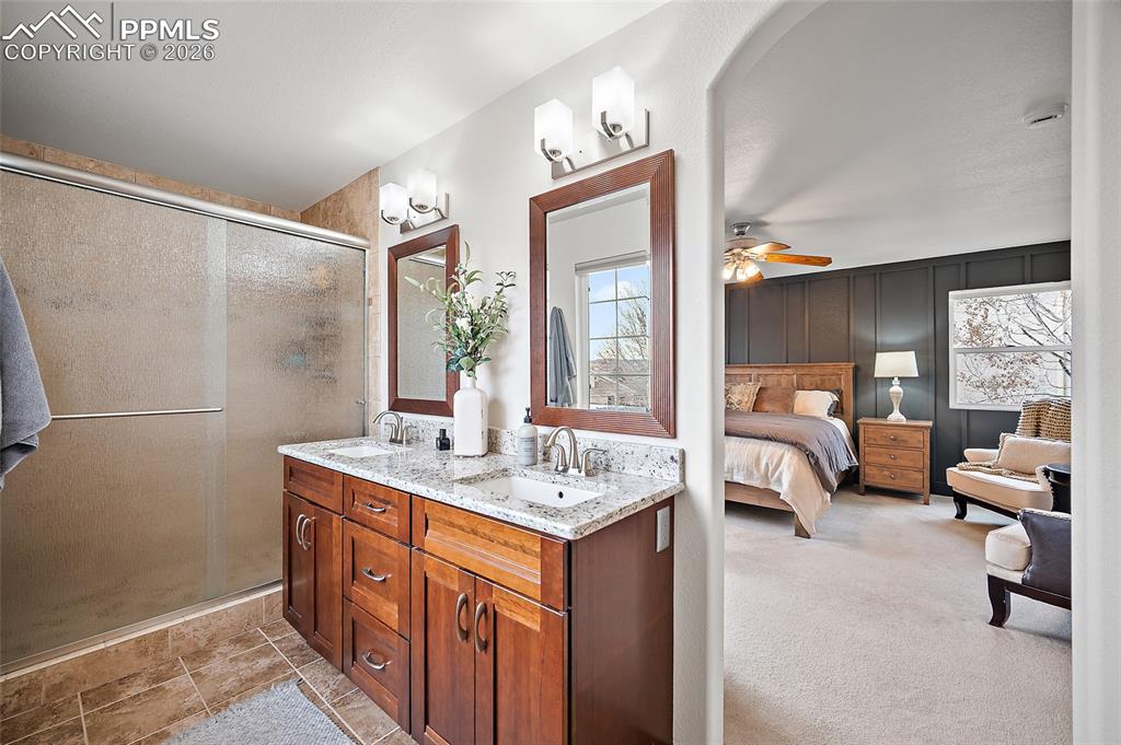 Image 22 of 50: Bathroom