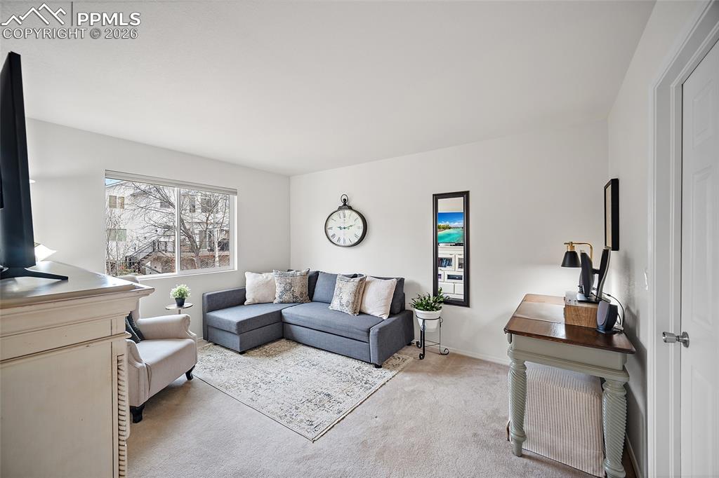 Image 30 of 50: Living Room