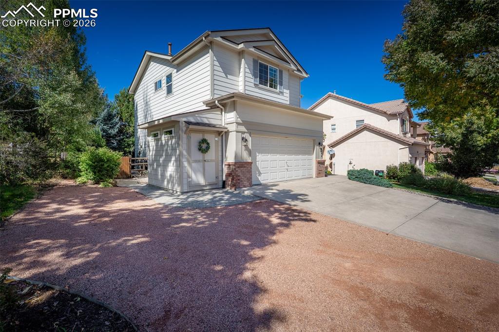 Image 4 of 50: Front of Structure