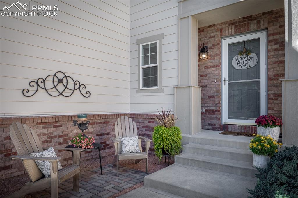 Image 43 of 50: Entry