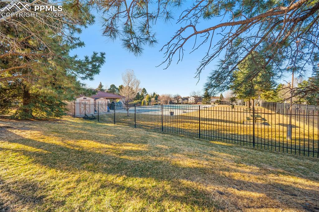 Image 50 of 50: Yard