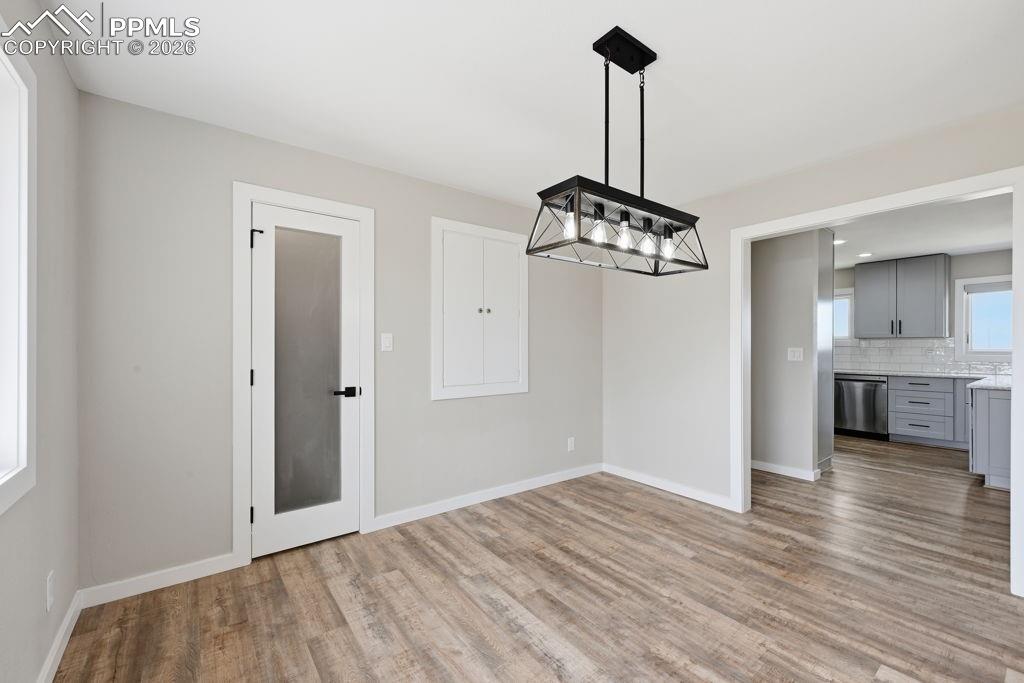 Image 13 of 26: Dining Area