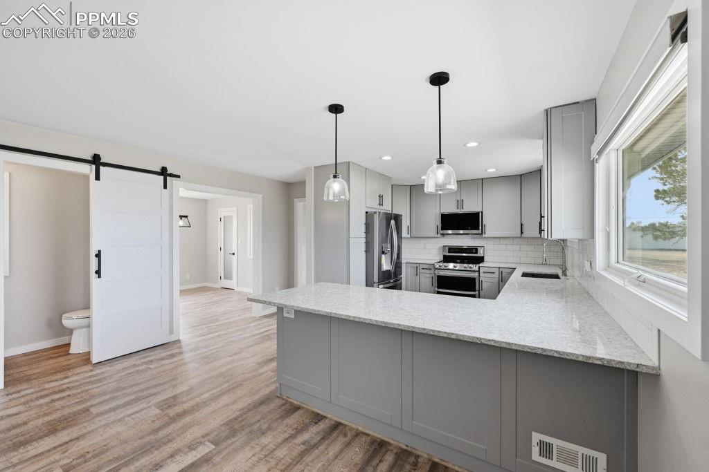 Image 5 of 26: Kitchen
