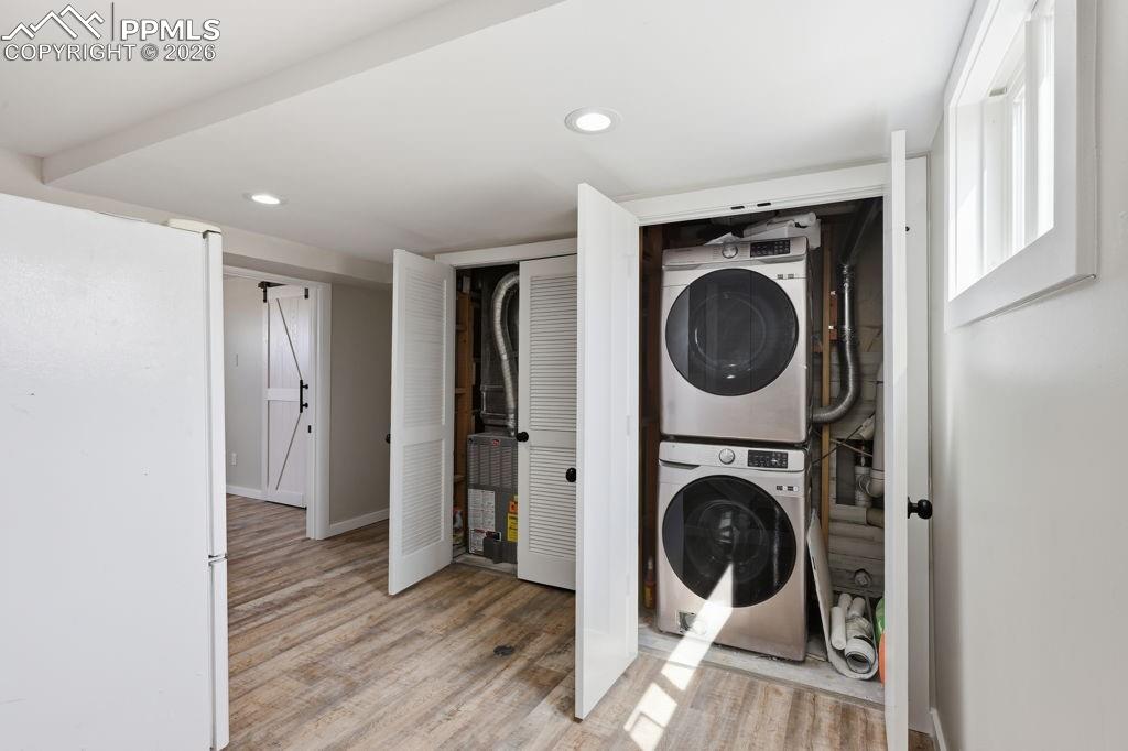 Image 9 of 26: Laundry
