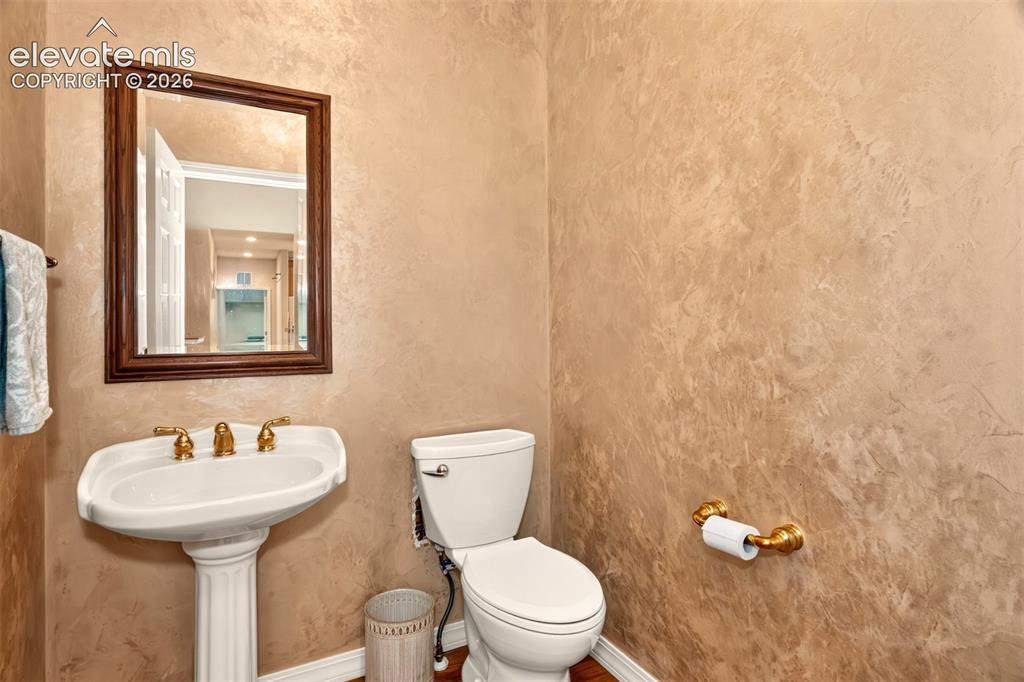 Image 17 of 35: Bathroom