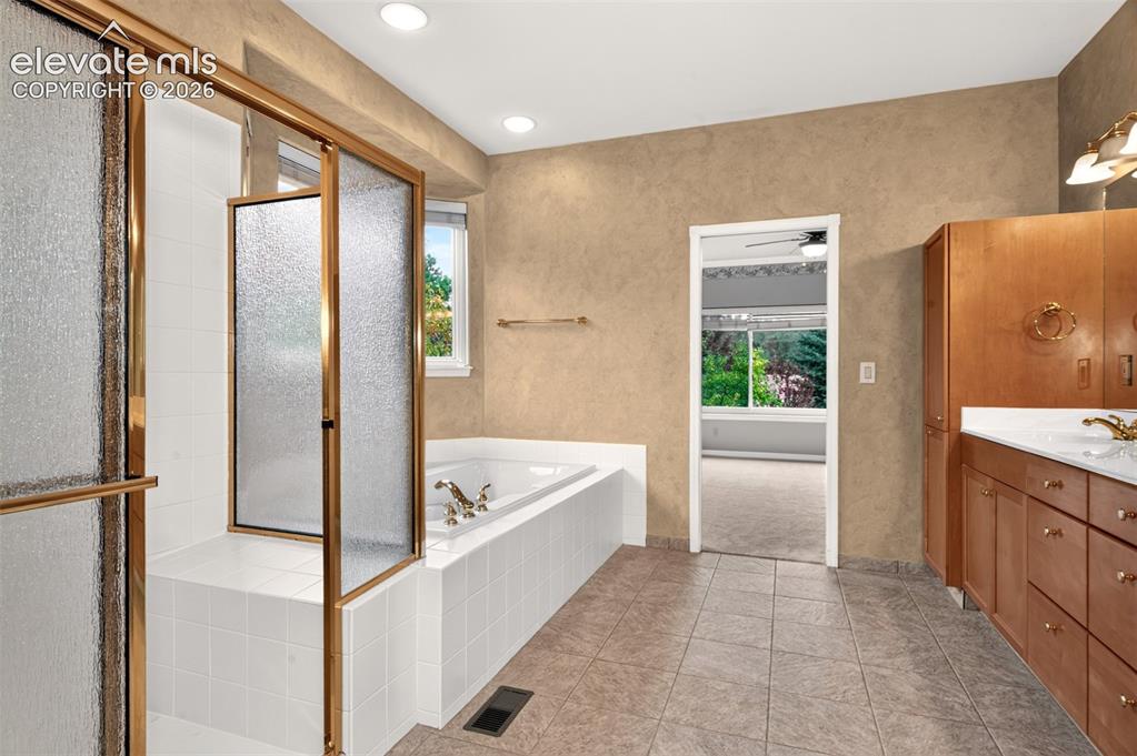 Image 21 of 35: Master Bathroom