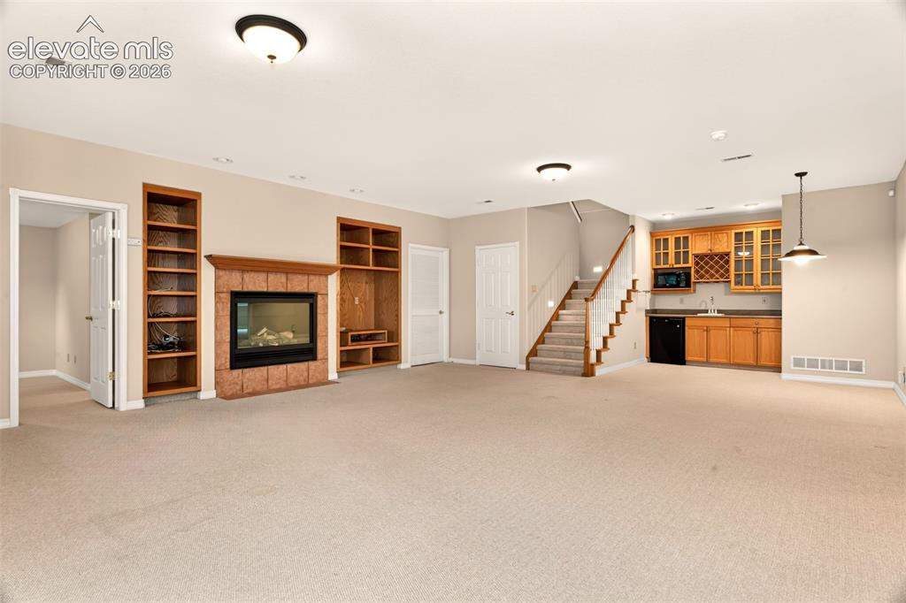 Image 29 of 35: Family Room