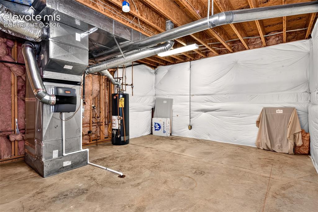 Image 31 of 35: Utility Room