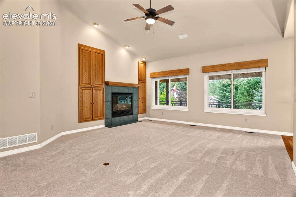 Image 6 of 35: Living Room