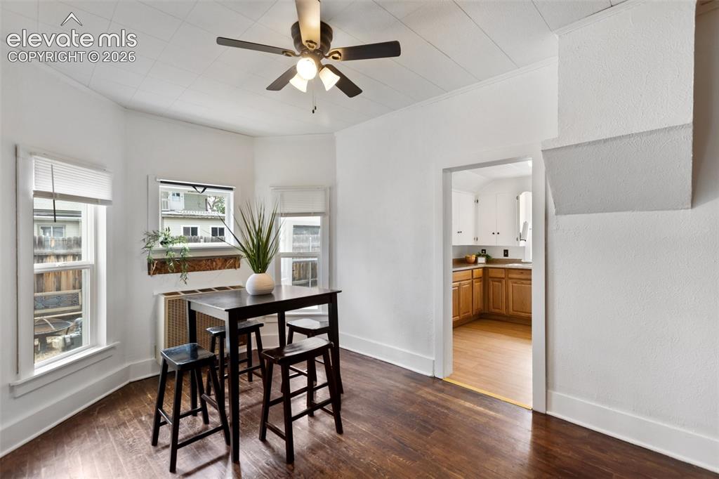 Image 13 of 38: Dining Area
