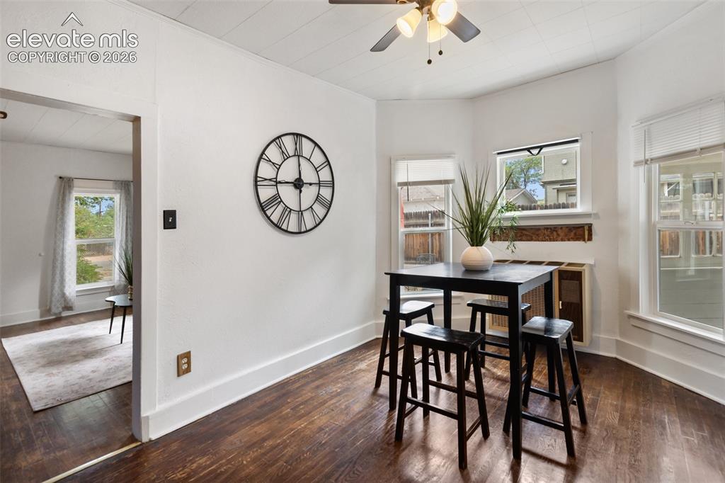 Image 14 of 38: Dining Area