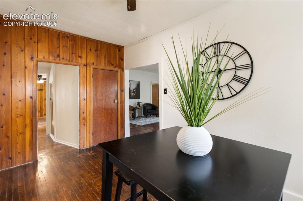 Image 16 of 38: Dining Area