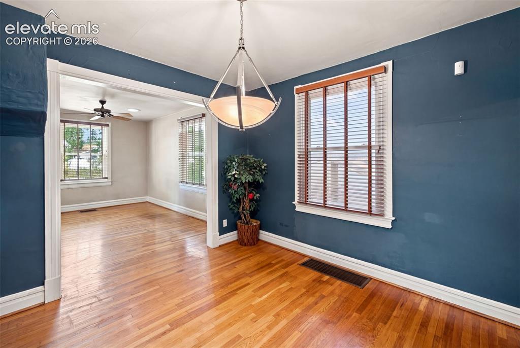 Image 11 of 47: Dining Area