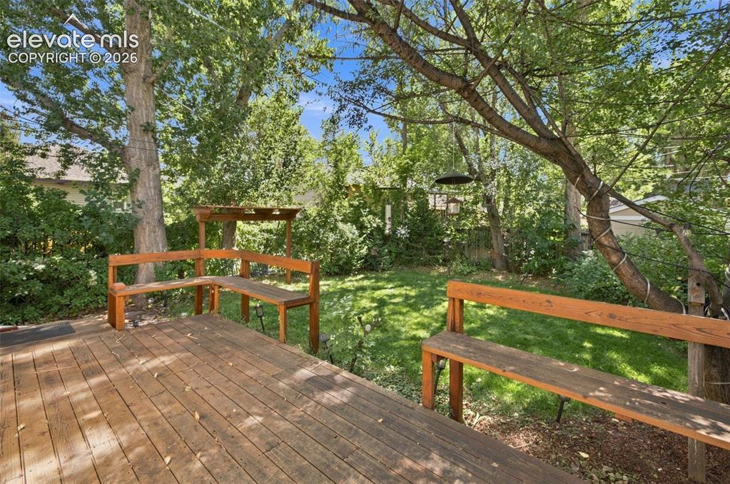 Image 30 of 47: Deck