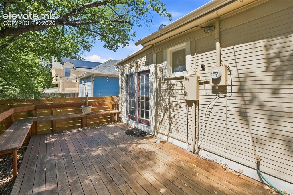 Image 36 of 47: Deck
