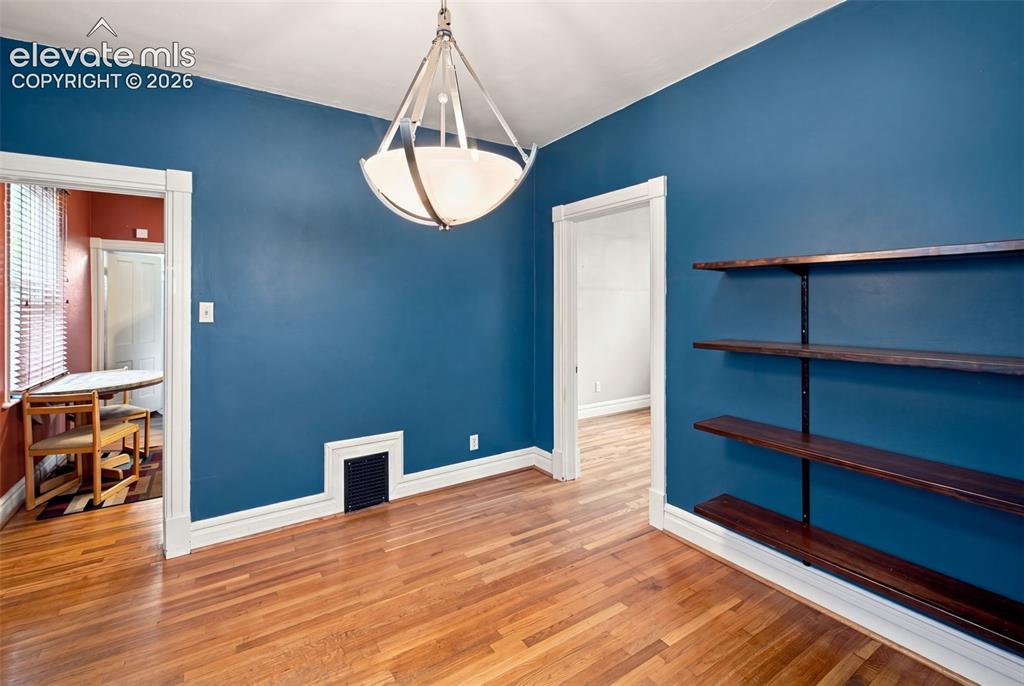Image 8 of 47: Dining Area