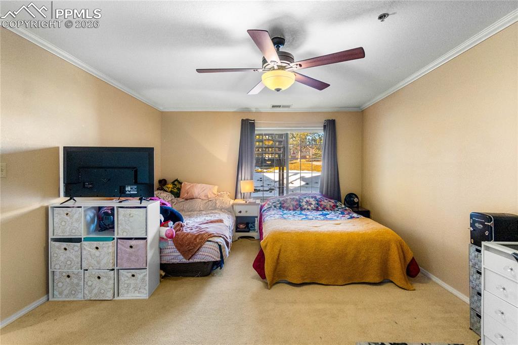 Image 19 of 37: Bedroom