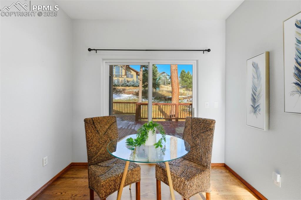 Image 11 of 48: Breakfast Area