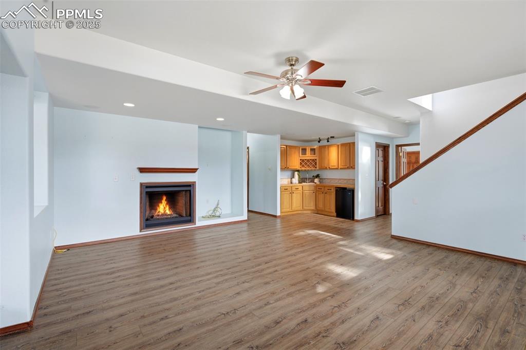 Image 22 of 48: Family Room