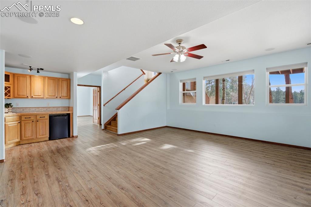 Image 23 of 48: Family Room