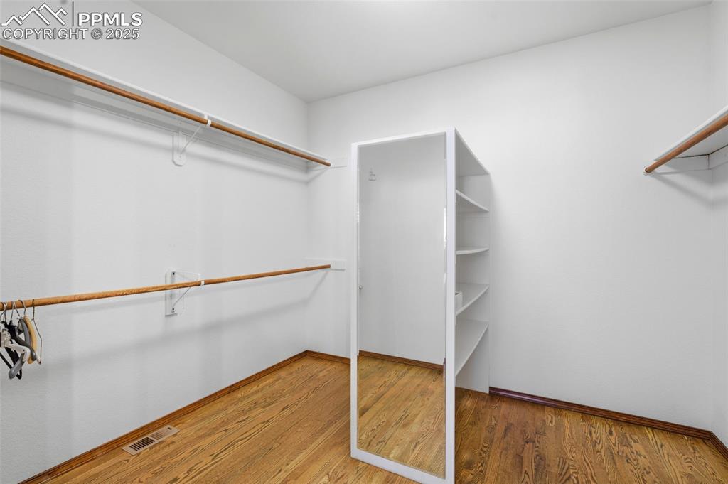 Image 24 of 48: Closet