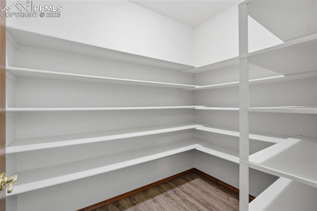 Image 27 of 48: Closet