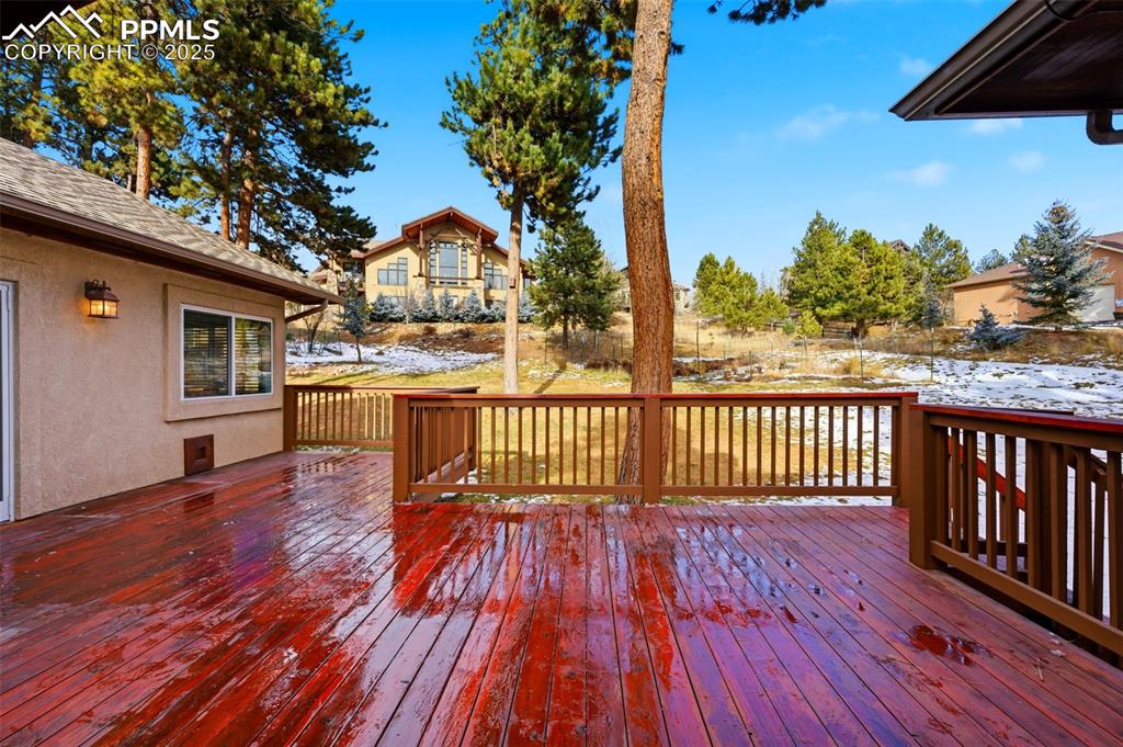 Image 34 of 48: Deck