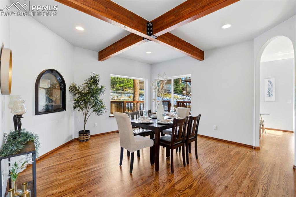 Image 8 of 48: Dining Area