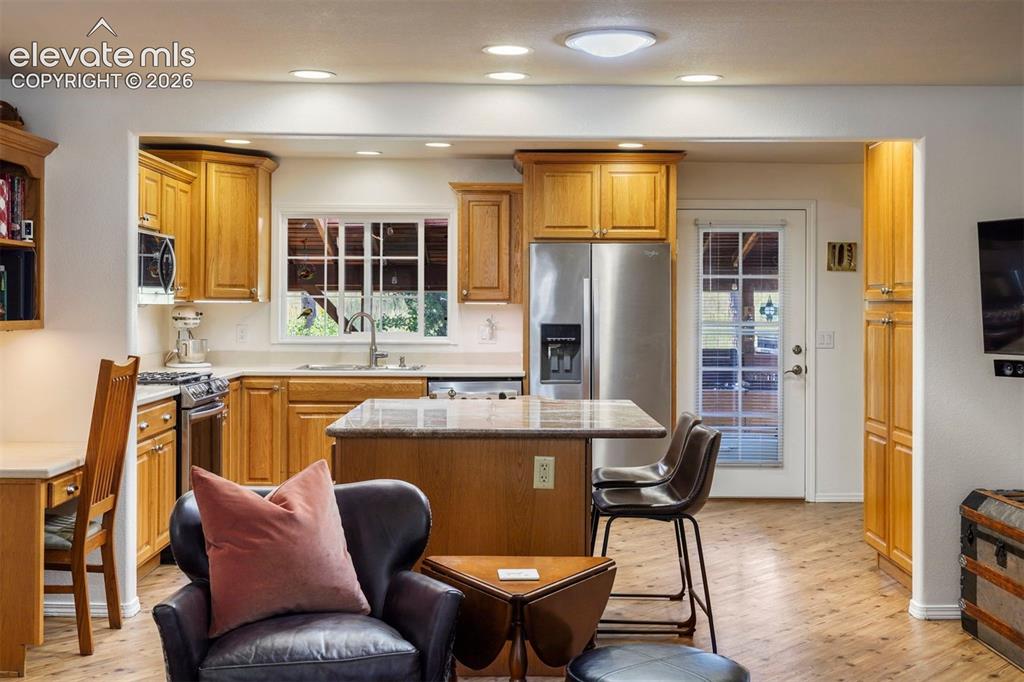 Image 14 of 48: Kitchen