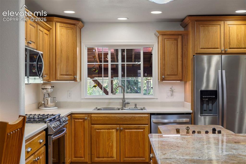 Image 16 of 48: Kitchen