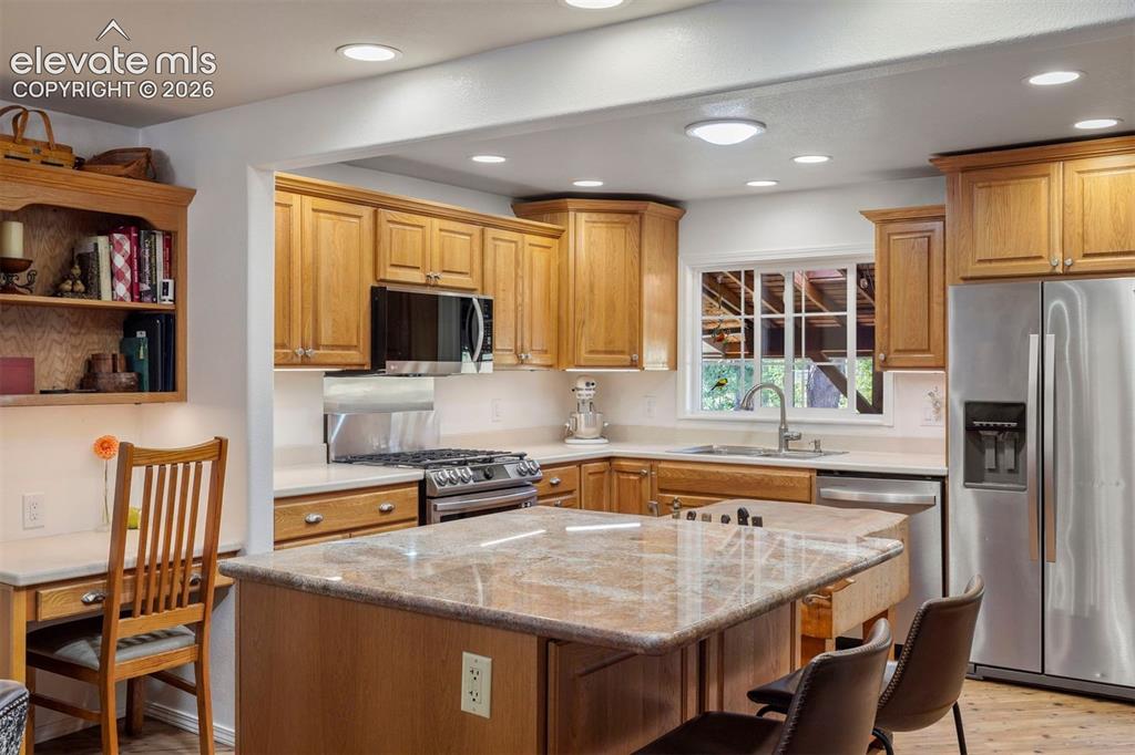 Image 17 of 48: Kitchen