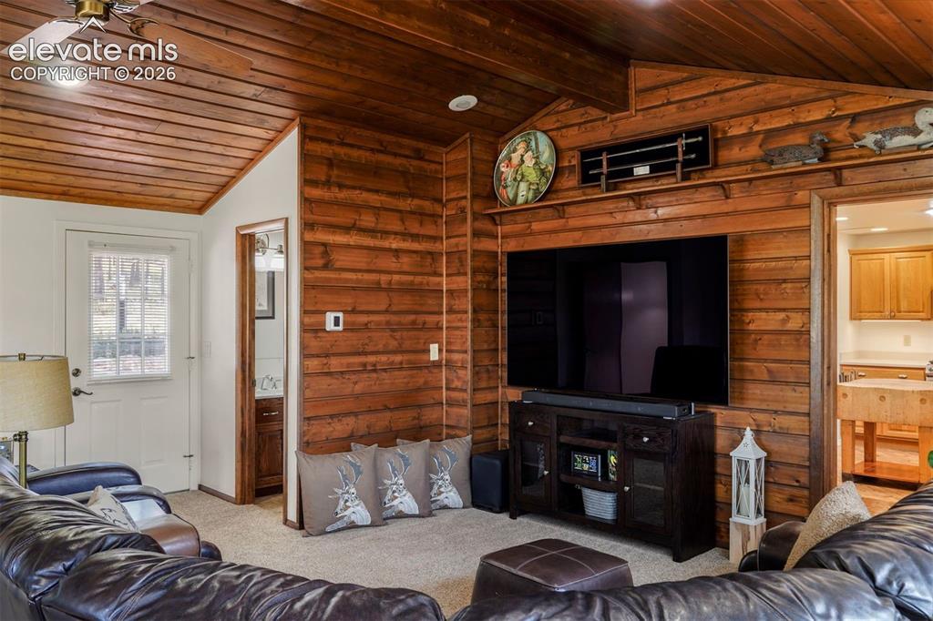 Image 22 of 48: Living Room