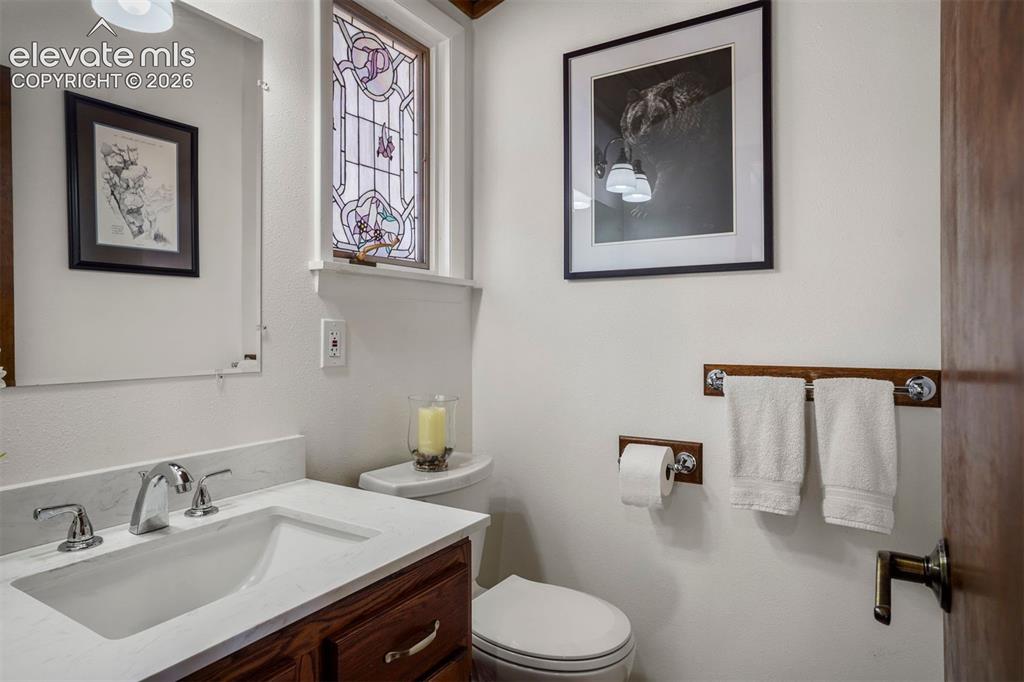 Image 29 of 48: Bathroom
