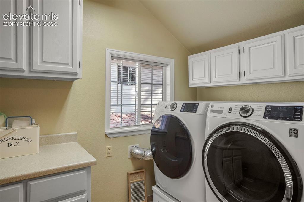 Image 35 of 48: Laundry