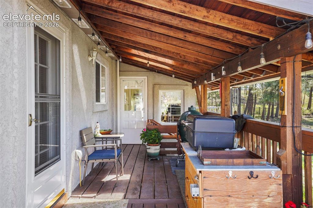 Image 36 of 48: Deck