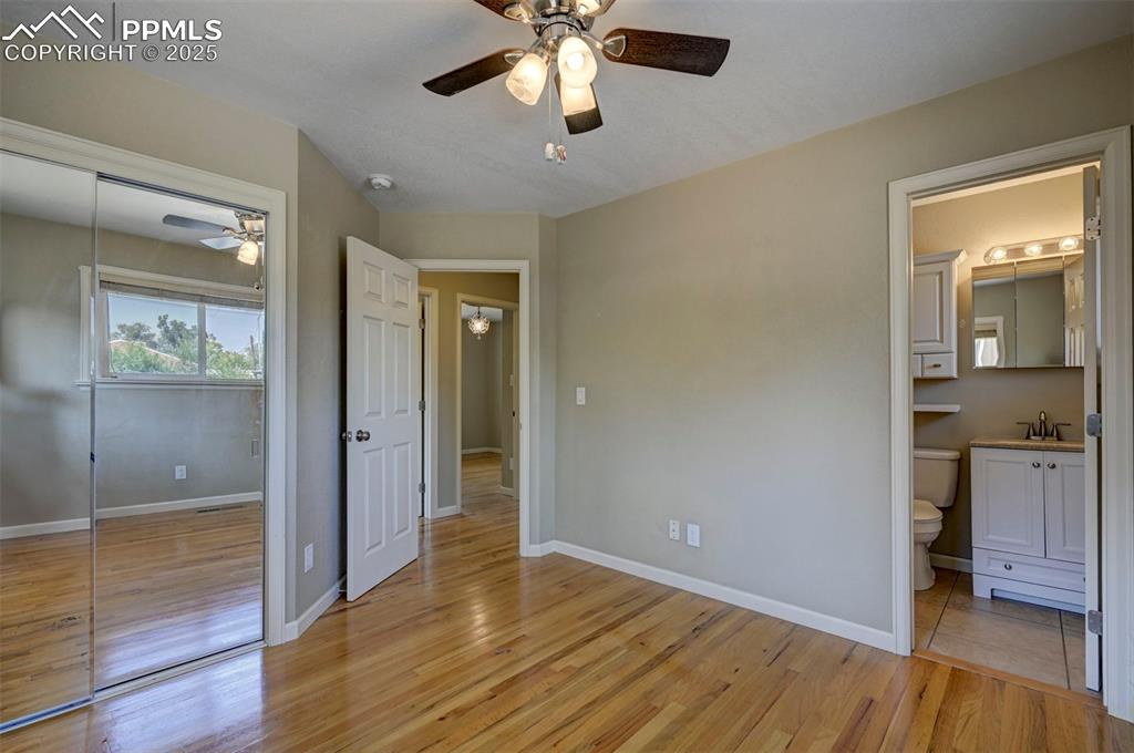 Image 19 of 33: Bedroom w Adjoining Full Bath