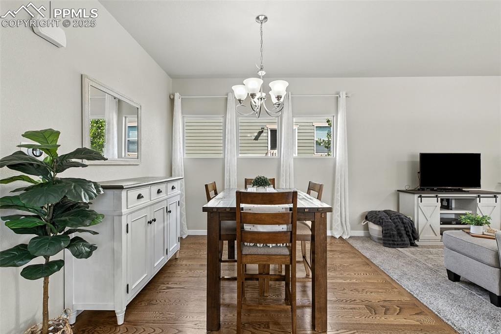 Image 11 of 48: Dining Area