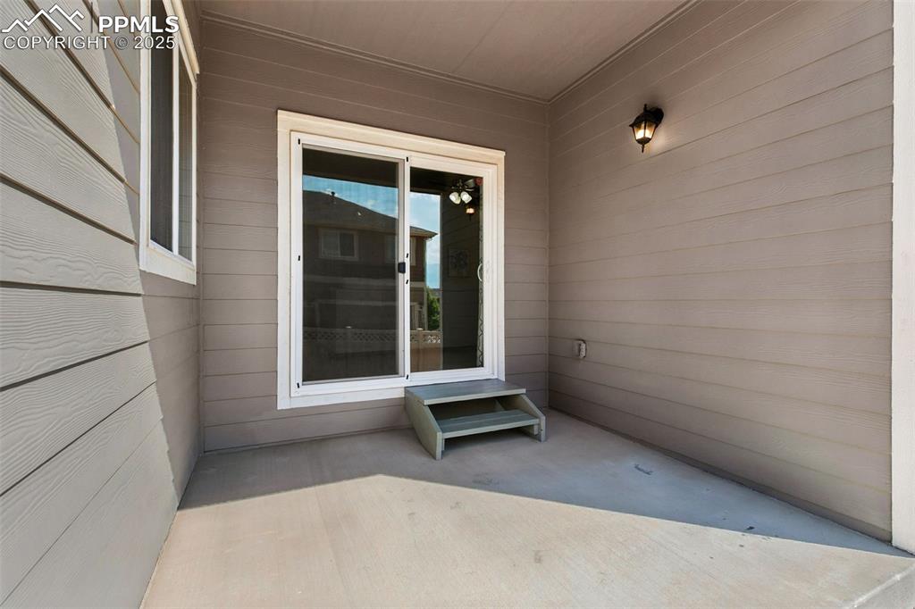 Image 47 of 48: Entry