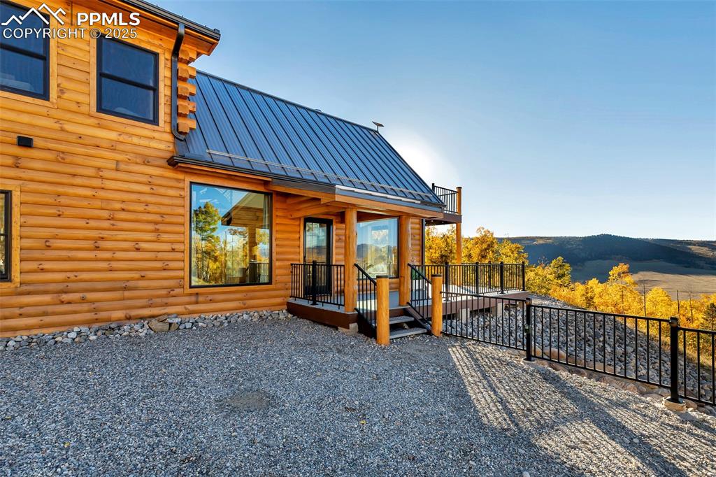 Image 21 of 50: Side of Structure