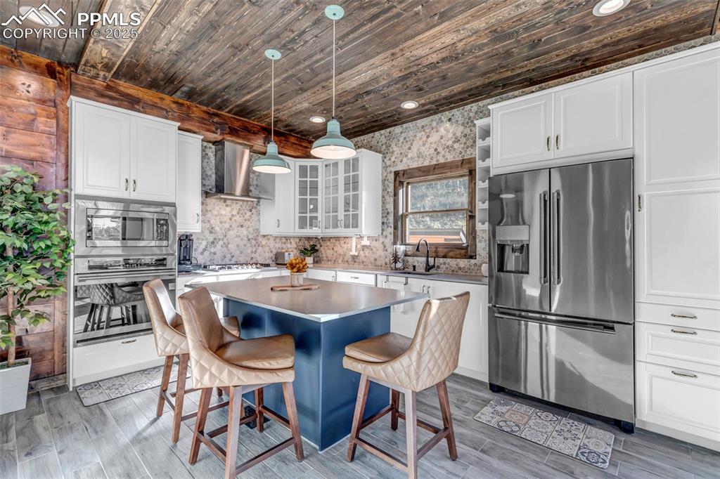 Image 33 of 50: Kitchen