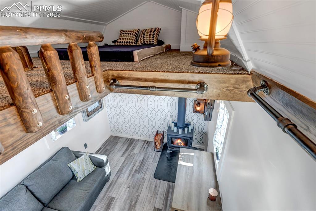 Image 45 of 50: Bedroom